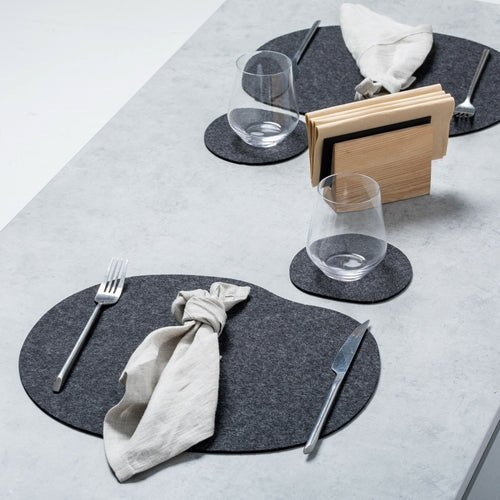 Natural wool felt placemats MILLESTONES | Gray or black - CASA DESIGN