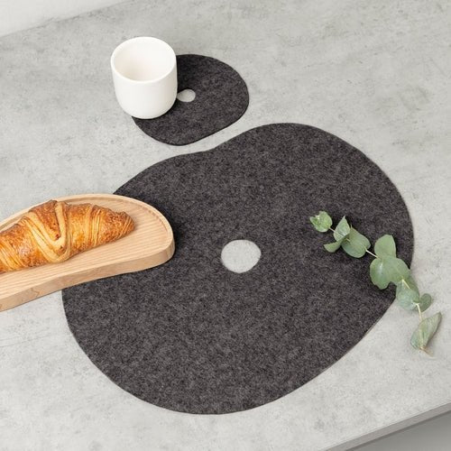 Natural wool felt placemats MILLESTONES | Gray or black - CASA DESIGN